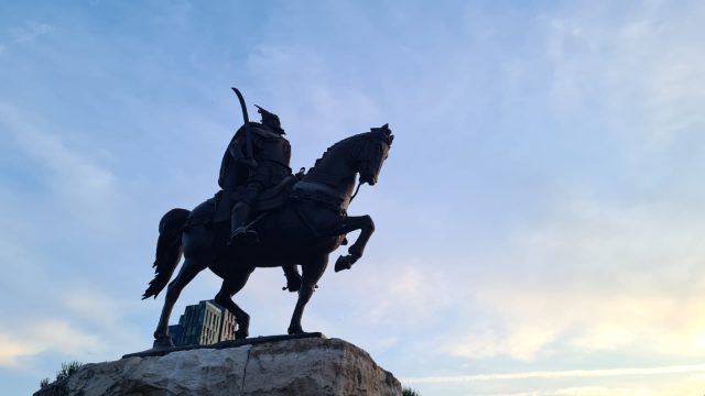 Tirana - Statua di Skanderbeg